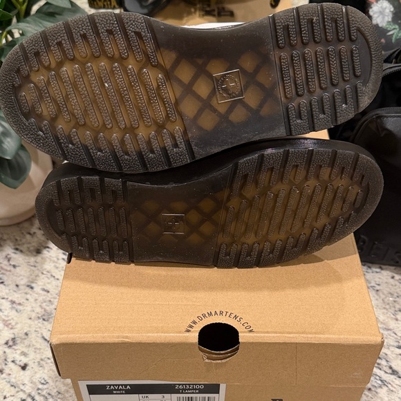 Dr. Martens Zavala boots - Picture 7 of 10